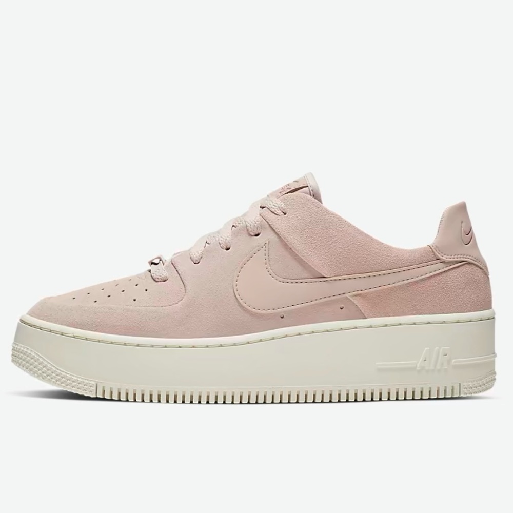 Nike WMNS Air Force 1 Sage Low
Platform Sneakers
Particle Beige/Phant
AR5339-201 - Picture 2 of 16